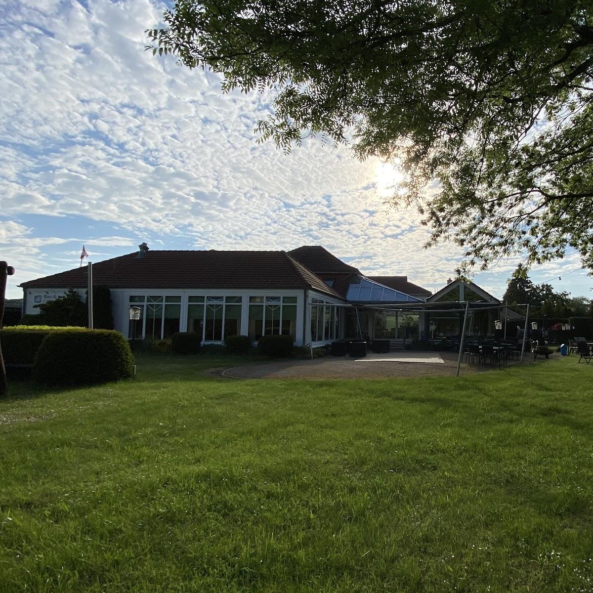 Restaurant "Grüner Baum Inh. Fam. Hickethier" in Brettin