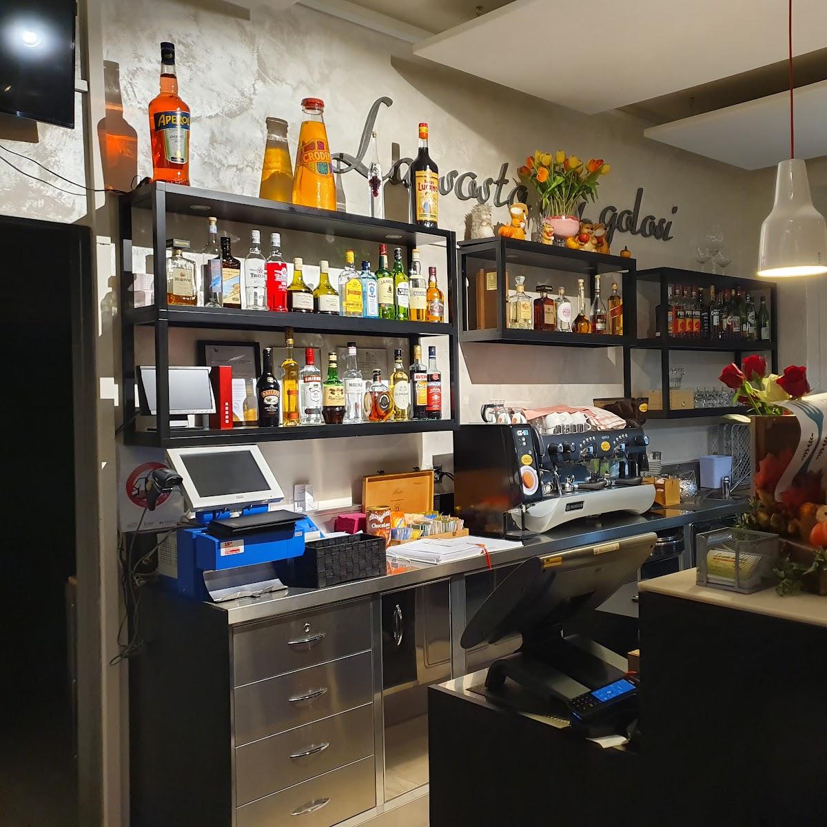 Restaurant "LA SOSTA DEI GOLOSI" in Gambarogno