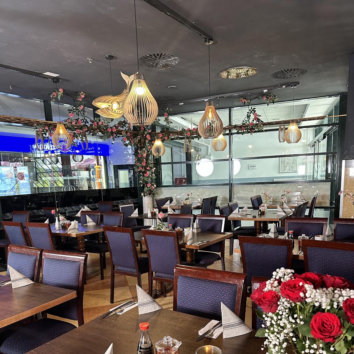 Restaurant "TORO - TORI Restaurant - Sushi & Vietnamese" in Singen (Hohentwiel)