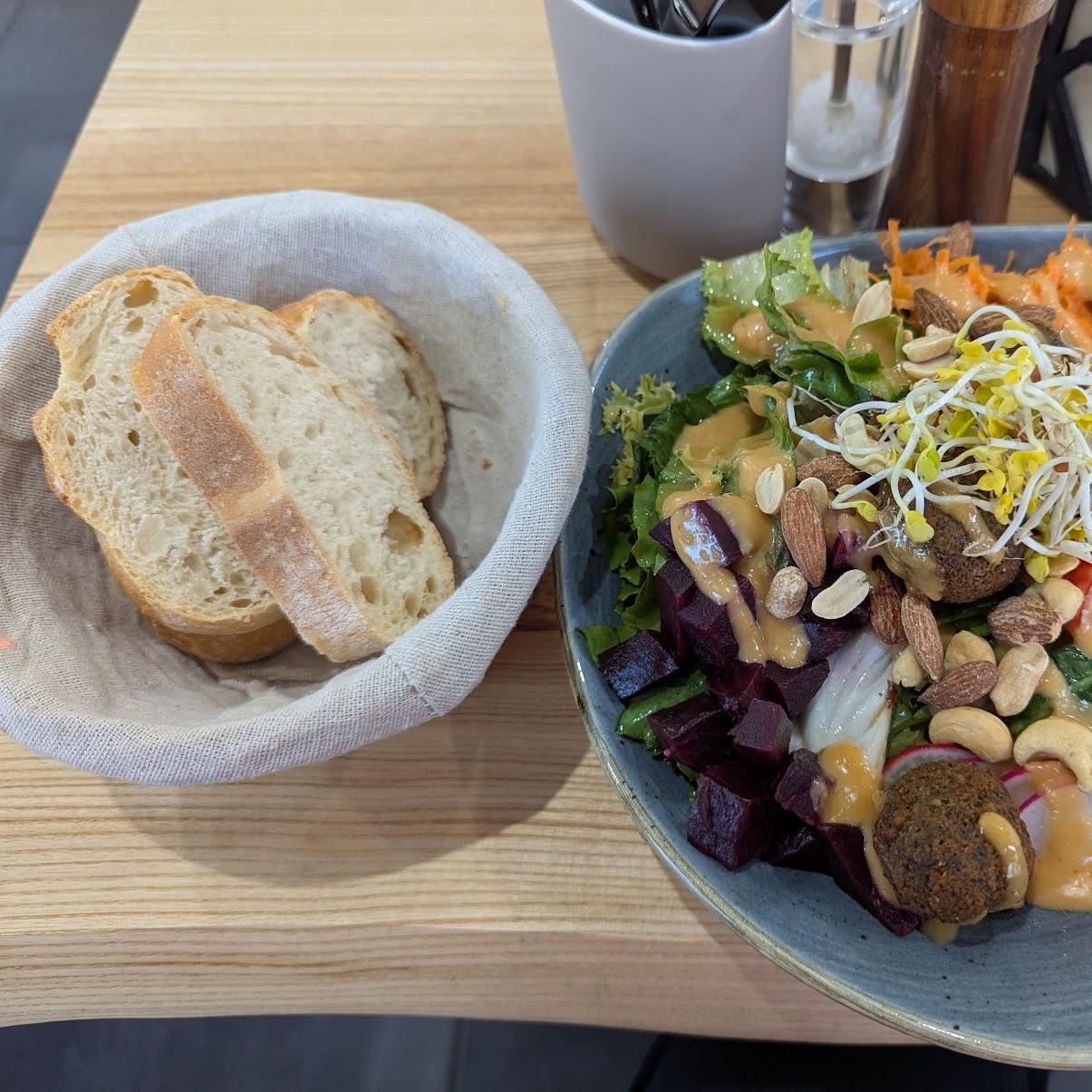 Restaurant "Bowls & More by FERDINANDS" in Wolfsburg