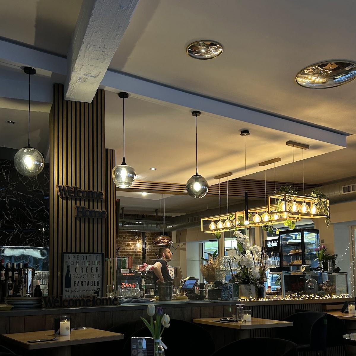 Restaurant "Cafe Maison" in Köln