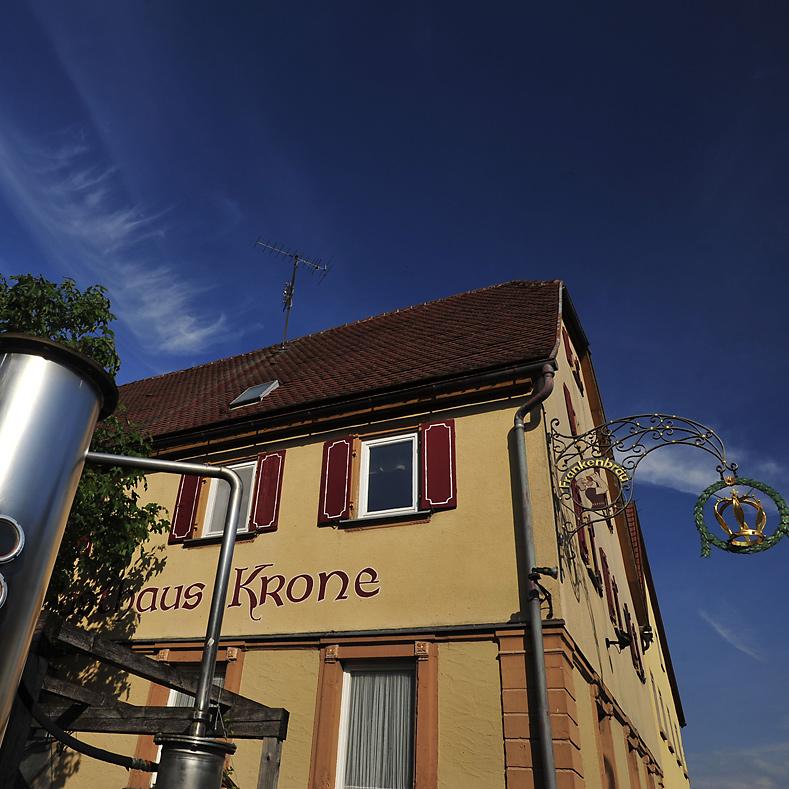 Restaurant "Gasthaus-Manufaktur Krone immer an Pfingsten und dann bis Ende Juli Do, Fr und Sa geöffnet." in Niederstetten