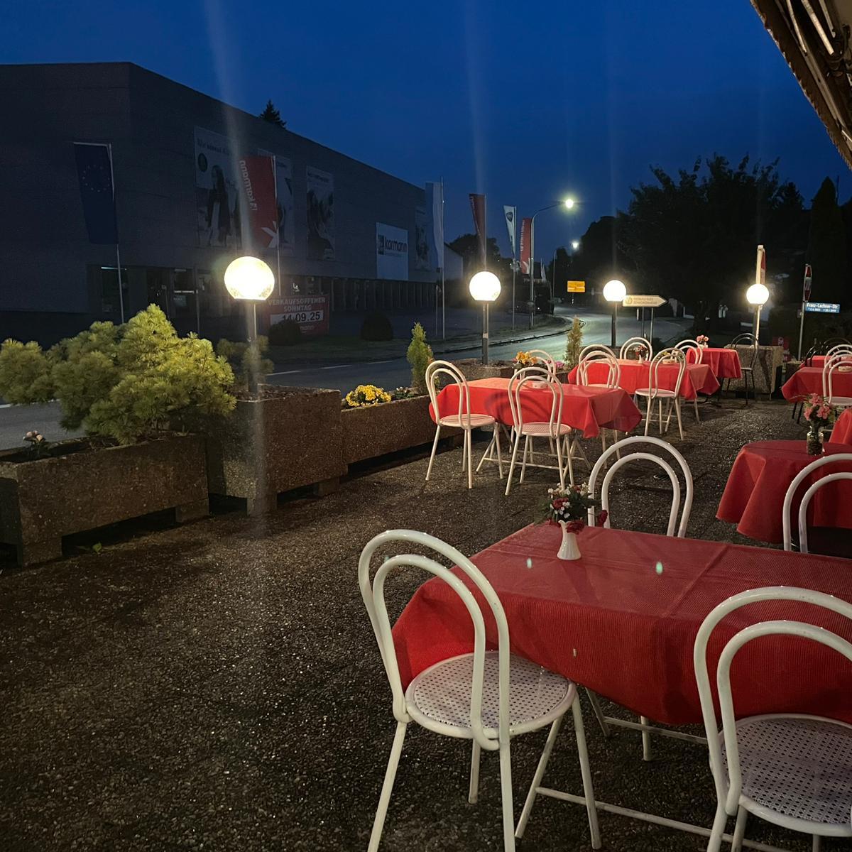 Restaurant "Restaurant De Lux" in Rain