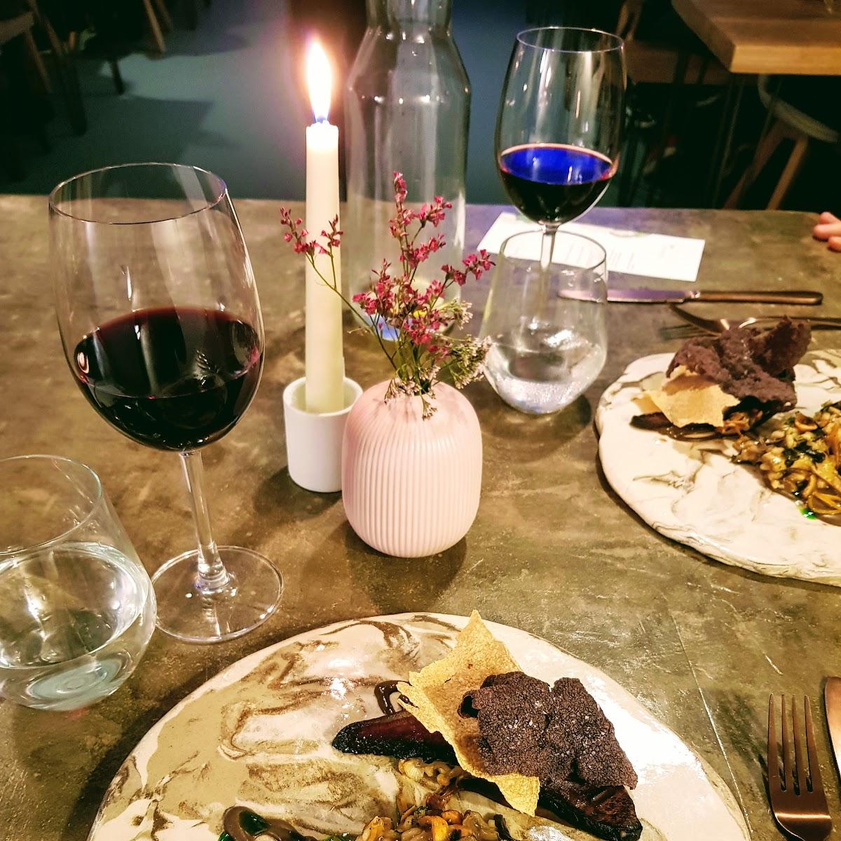 Restaurant "Plates Restaurant & Food Studio" in 