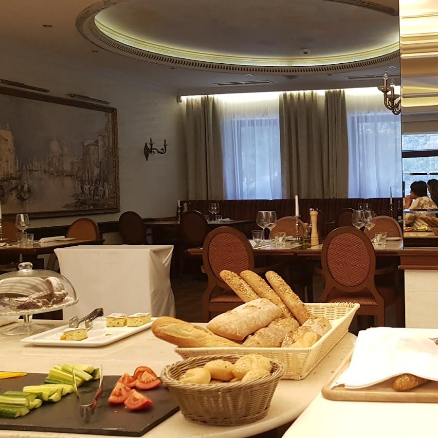 Restaurant "ELEMENTS Restaurant" in Stanovice