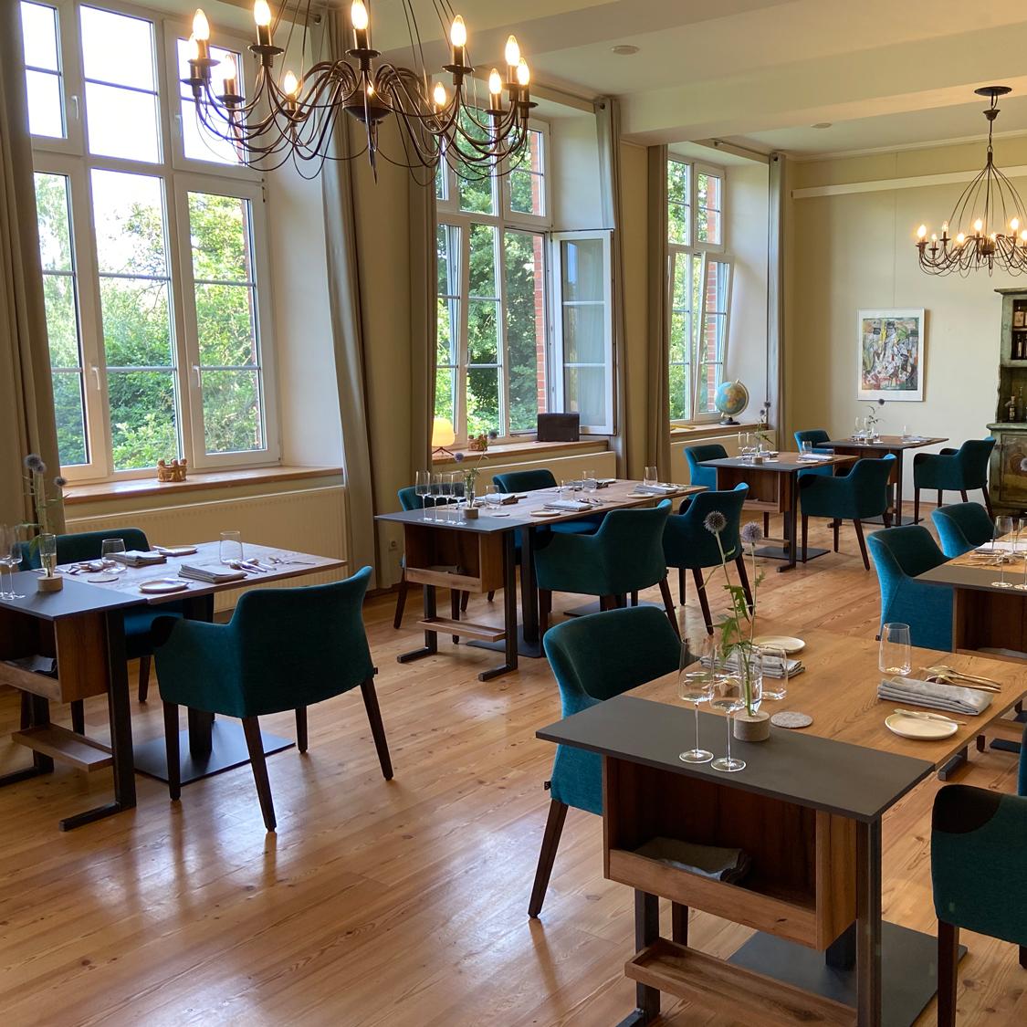 Restaurant "Hotel & Restaurant Alte Schule Fürstenhagen - Daniel Schmidthaler" in Feldberger Seenlandschaft