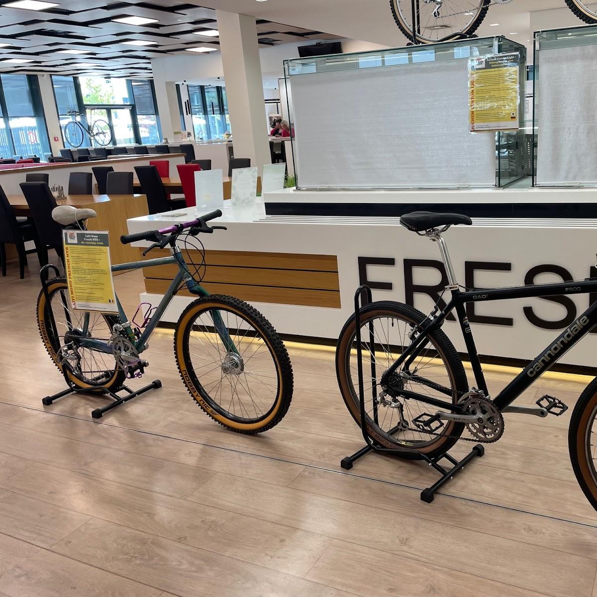 Restaurant "FAST BIKES & SLOW FOOD © Made with Passion by s-bar.de" in Mönsheim