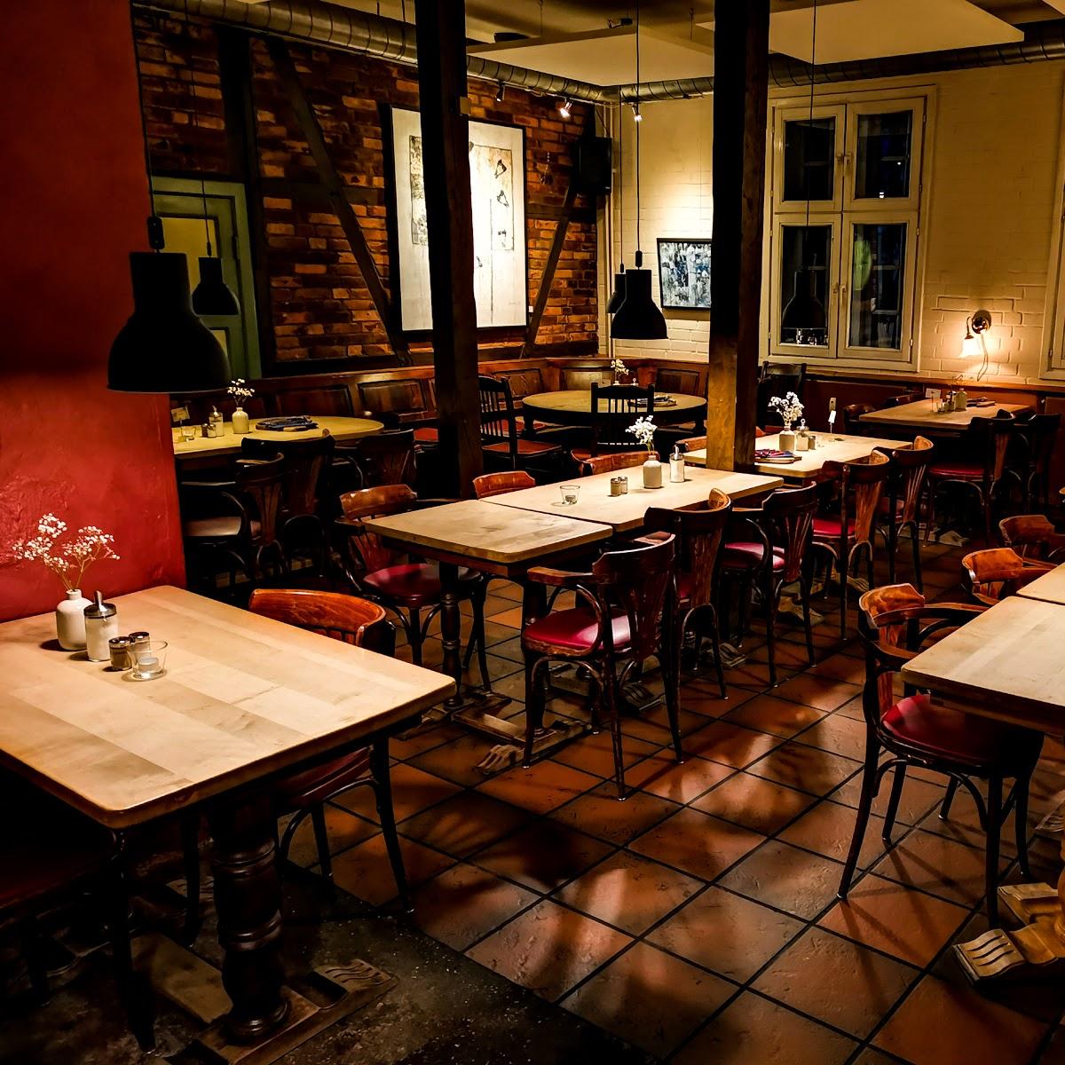 Restaurant "Kontraste Galerierestaurant, Biergarten & Hotel" in Neumünster