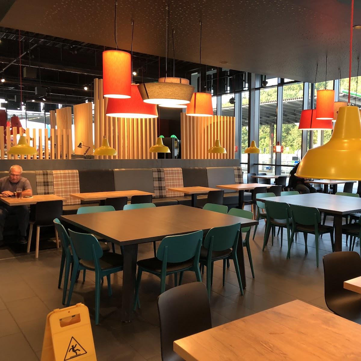 Restaurant "Serways Raststätte Köschinger Forst West" in Hepberg