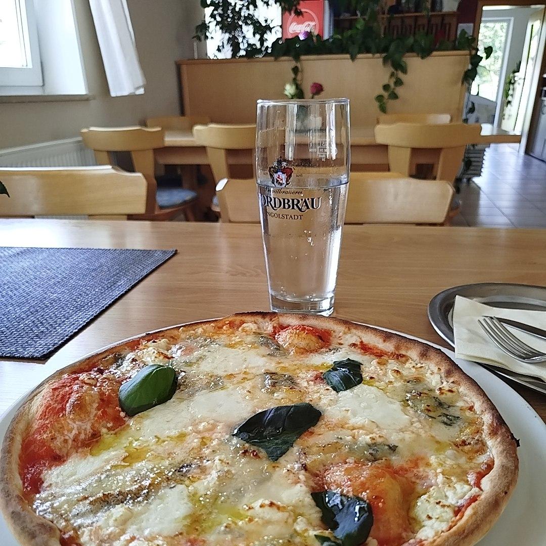 Restaurant "Sportgaststätte-Pizzeria FC" in Hepberg