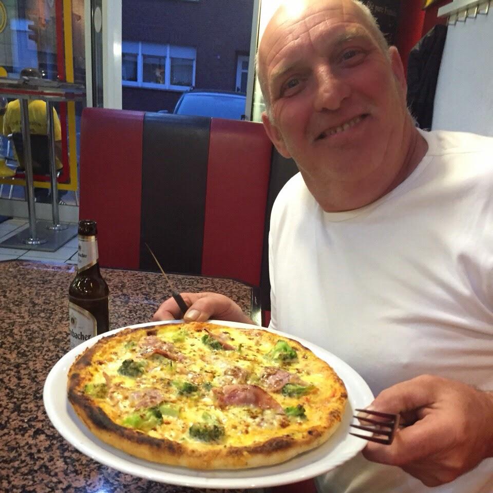 Restaurant "Efes-Grill  Pizzeria Döner Lieferservice Restaurant Imbiss Pizza  Online Bestellen Pommes Schnitzel Essen  Trinken" in  Metelen
