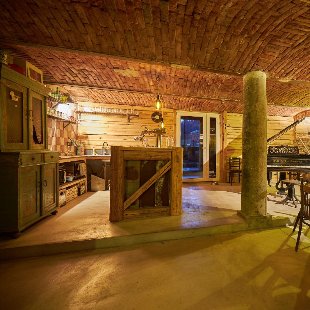 Restaurant "Gutshof 85 Ferienwohnungen & Hochzeitsscheune" in Krompach v ?echách