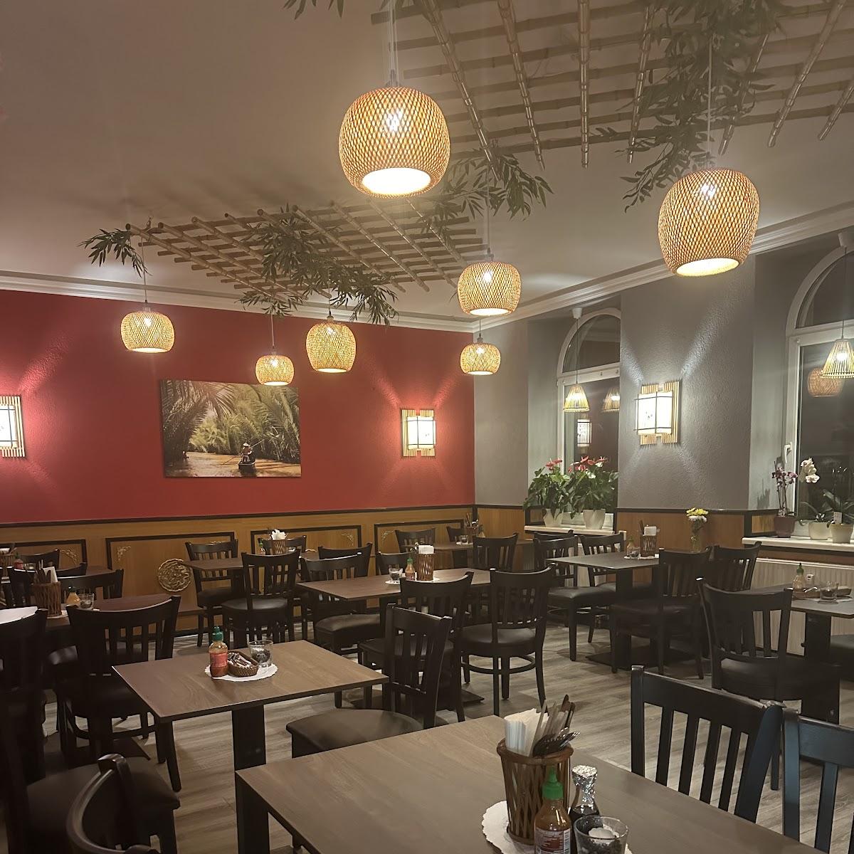 Restaurant "VINA Bamboo" in Weida