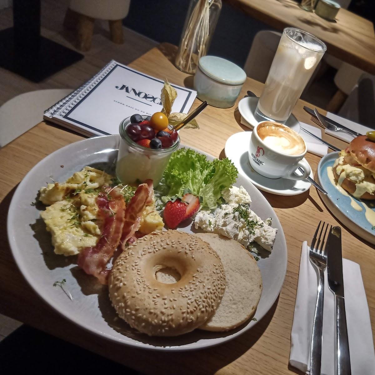Restaurant "Café Janosch" in Deggendorf