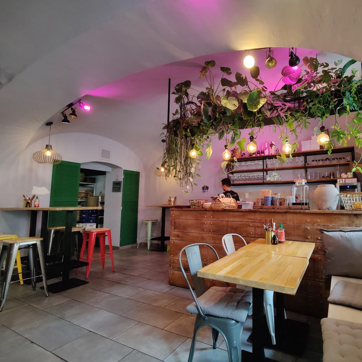 Restaurant "Bonjour Vietnam" in Brünn