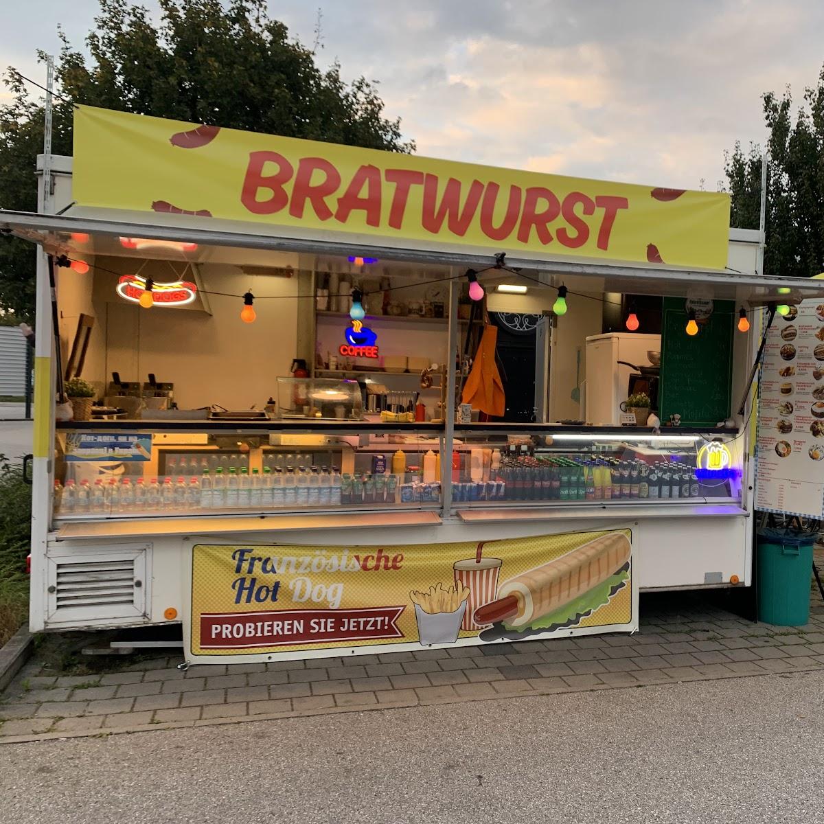 Restaurant "Bratwurst Foodtruck  Currywurst Pommes Hotdog" in Brunnthal