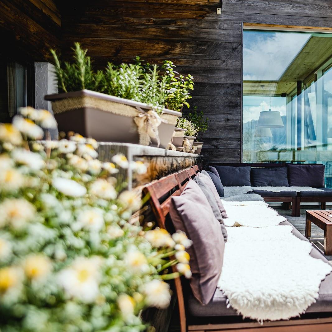 Restaurant "Dantercëpies Mountain Lounge" in Wolkenstein