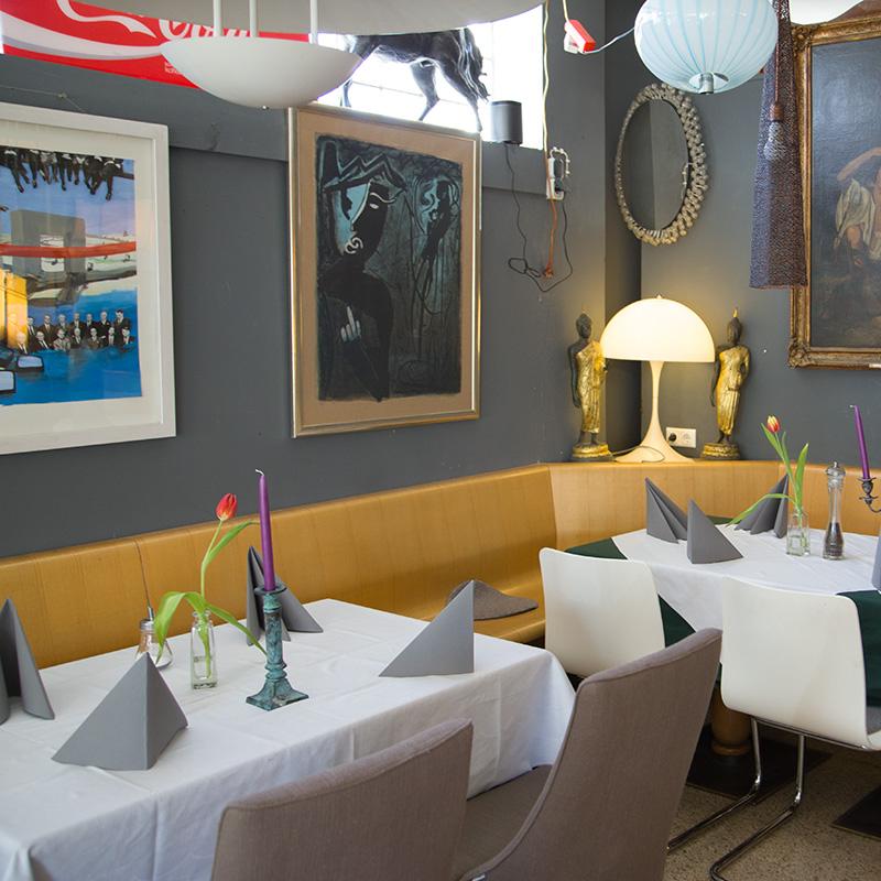Restaurant "Antik Cafe Lounge" in Stadtbergen