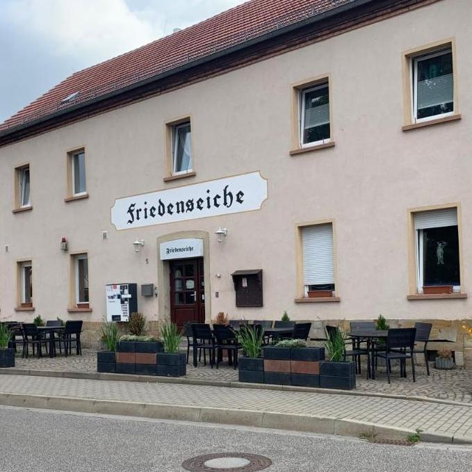Restaurant "Gasthof   Friedenseiche   in Zorbau () zwischen Weißenfels und Hohenmölsen" in Lützen