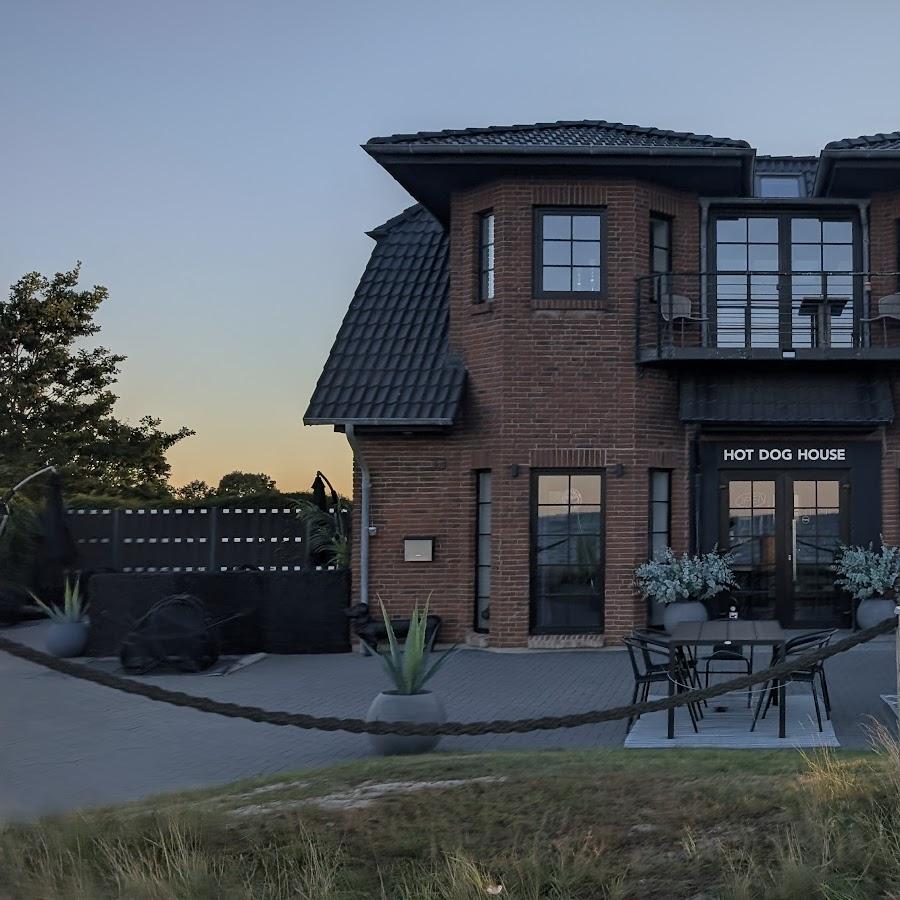 Restaurant "Hot Dog House" in Hasselberg