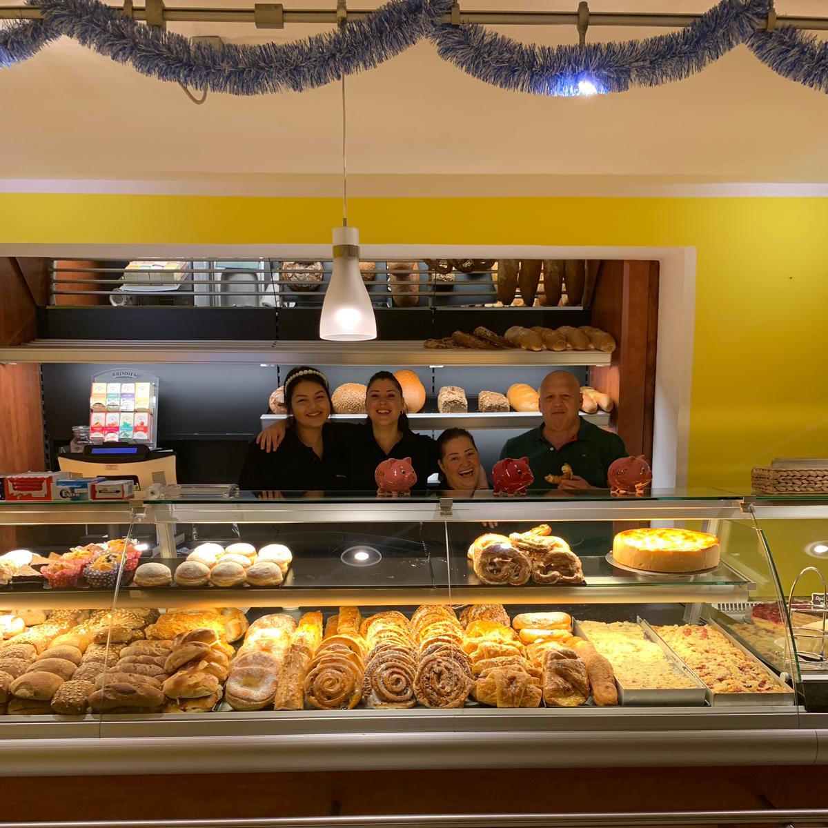 Restaurant "Nesli’s Backcafé" in Grasbrunn