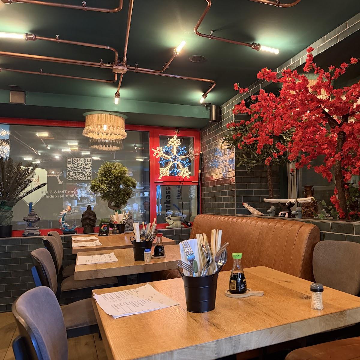Restaurant "Yumi Thai & Sushi" in Ingenbohl
