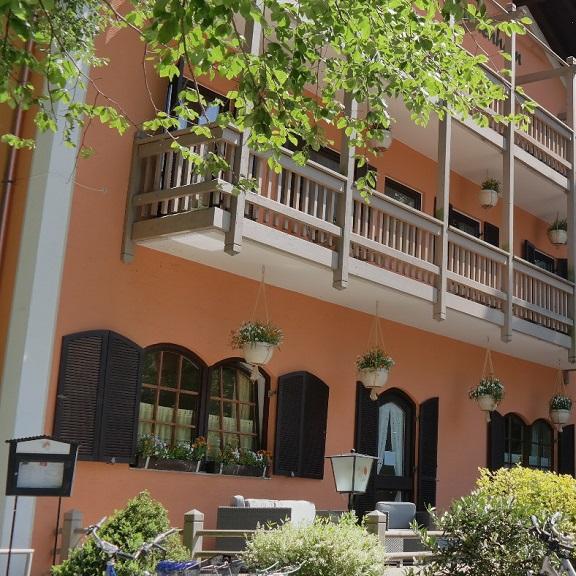 Restaurant "Waldgasthof Buchenhain" in Baierbrunn