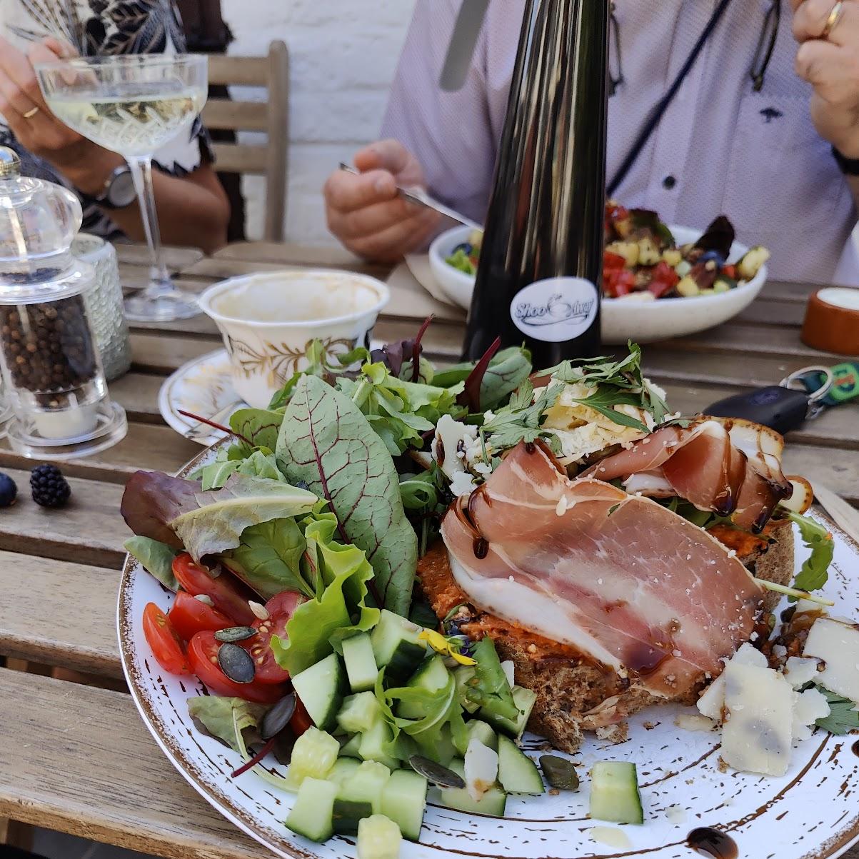 Restaurant "Josephine" in Wellen