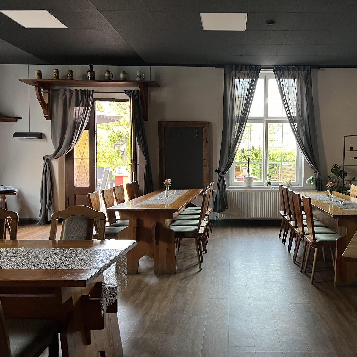 Restaurant "Gaststätte Rotes Haus" in Petersberg