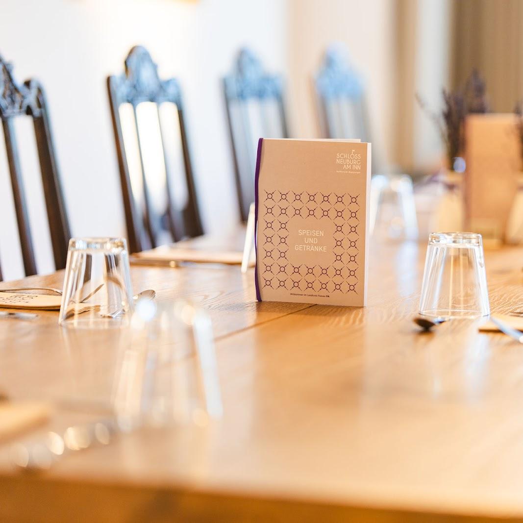 Restaurant "Hoftaferne - Restaurant Schloss" in Neuburg am Inn