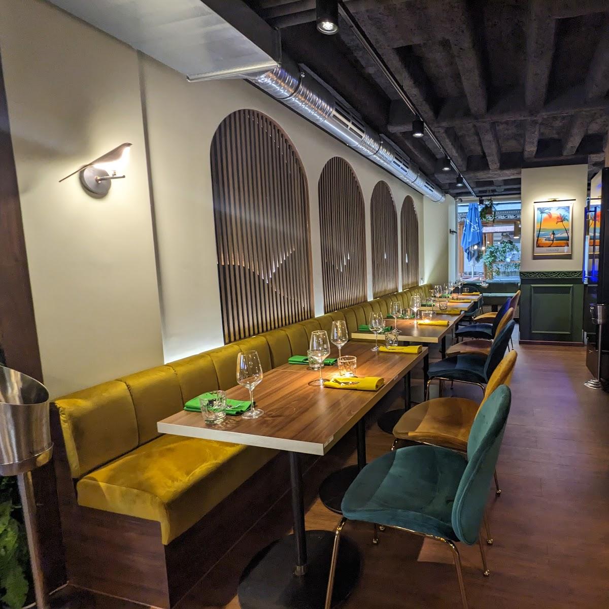 Restaurant "MAUI - Hawasian & Vietnamese Restaurant |  Ludwigpalais" in München