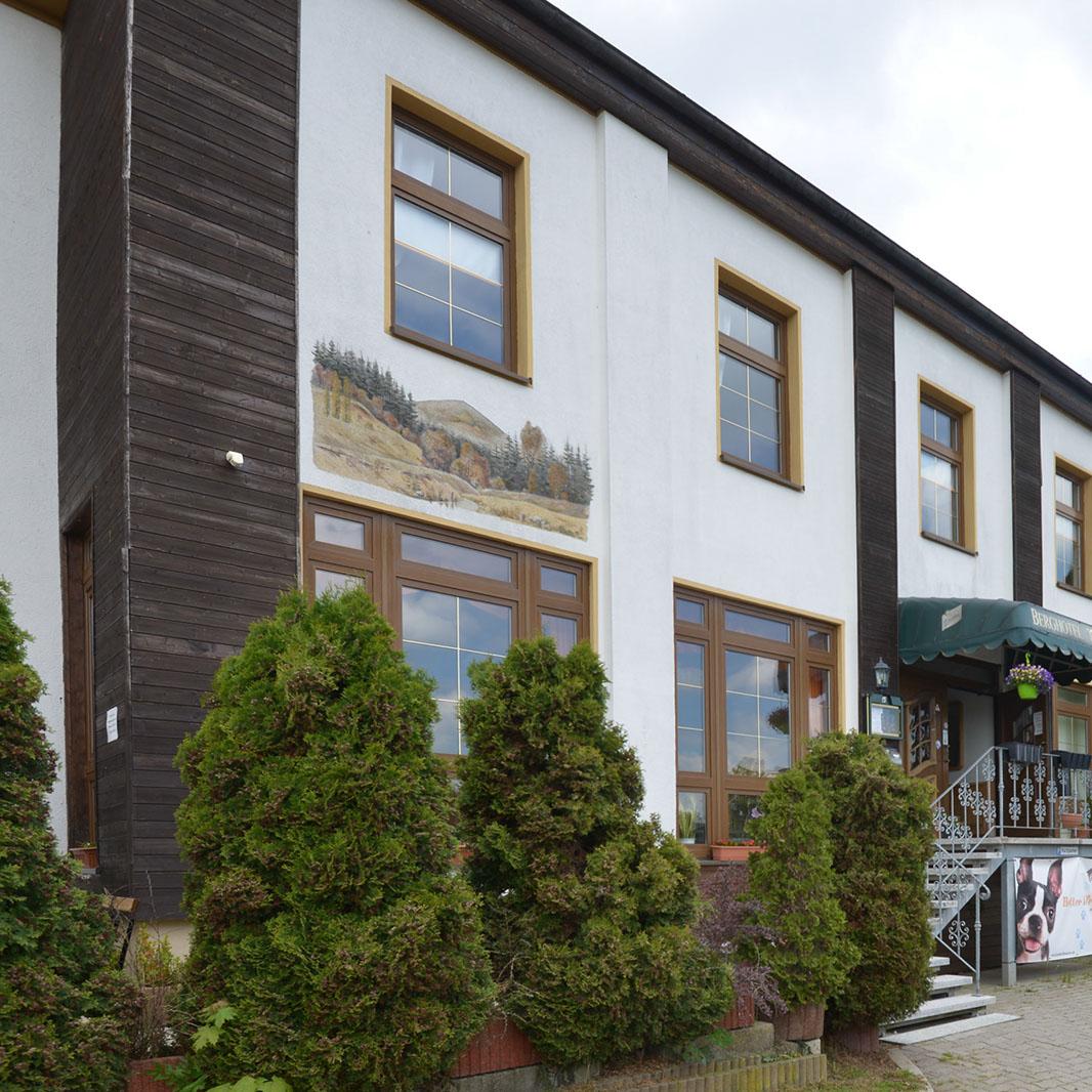 Restaurant "Berghotel Steiger-Pfötchenurlaub" in Schneeberg