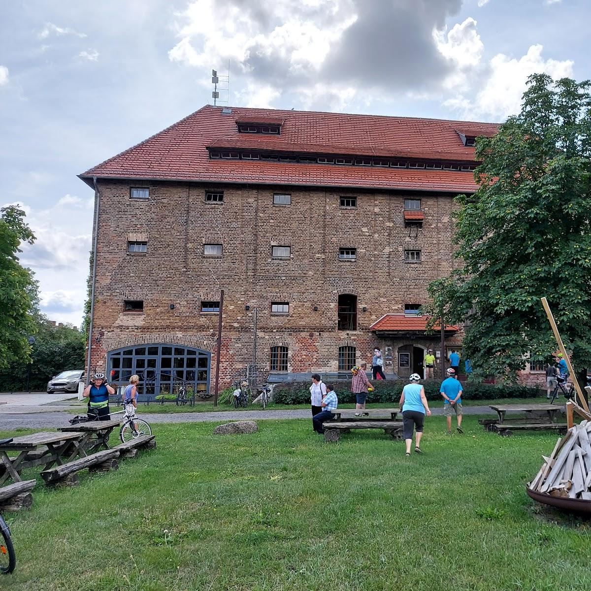 Restaurant "Kunstspeicher Friedersdorf" in Vierlinden