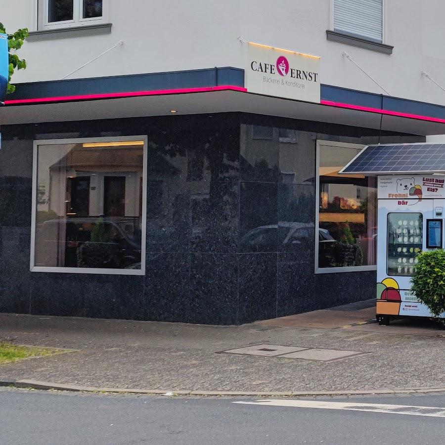 Restaurant "Frohnibär Eisautomat |  Café Ernst Bahnhofstraße" in Neu-Isenburg