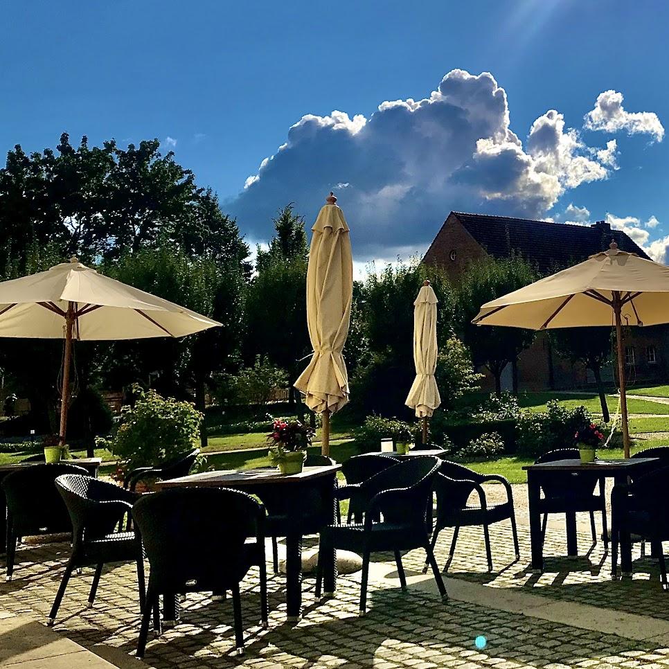 Restaurant "3 Königinnen Palais" in Mirow