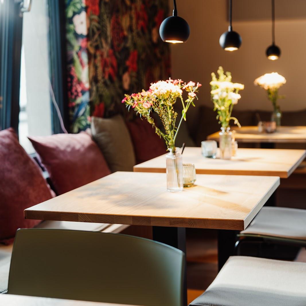 Restaurant "Anrainer - Café und Weinbar" in Altusried