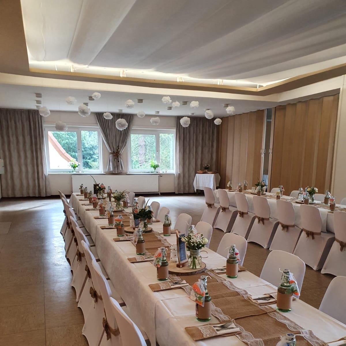 Restaurant "Treffpunkt Bootshaus" in Hannover