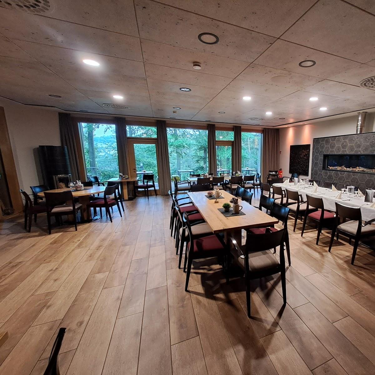 Restaurant "Waldhaus Köhlerhütte" in Waltershausen
