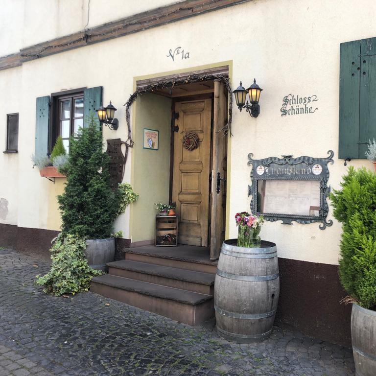 Restaurant "Lug ins Land Restaurant am Schloss" in  Hanau