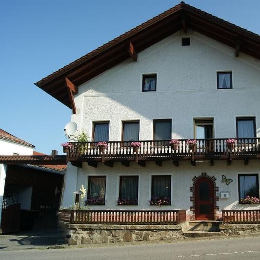 Restaurant "Ferienhof Mühlbauer" in Arrach