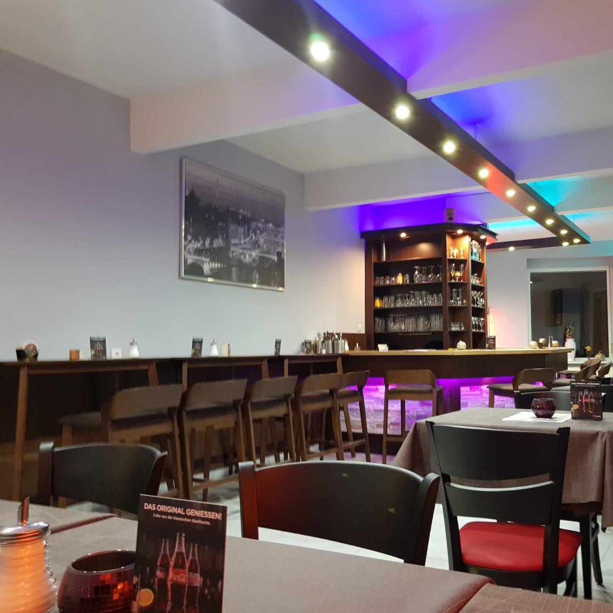 Restaurant "SKY LOUNGE - Bar Cocktails Pizzeria" in Weißenfels