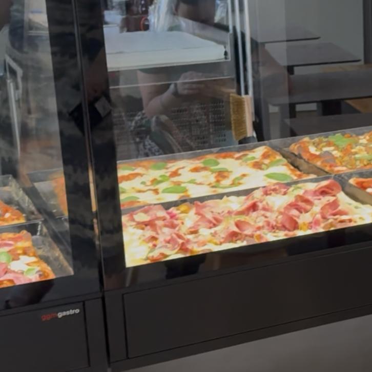 Restaurant "PIZZEDDU" in Huy