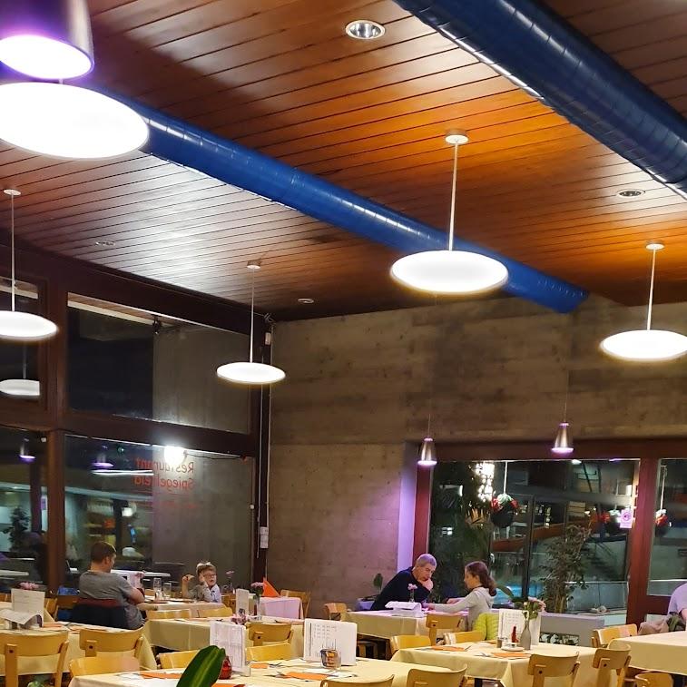 Restaurant "Restaurant & Pizzeria Spiegelfeld" in Binningen