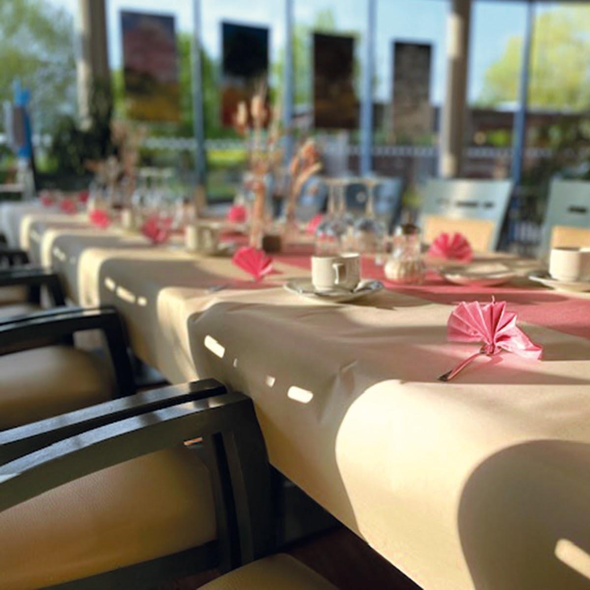 Restaurant "Café-Restaurant  Vier Jahreszeiten " in Gleichen