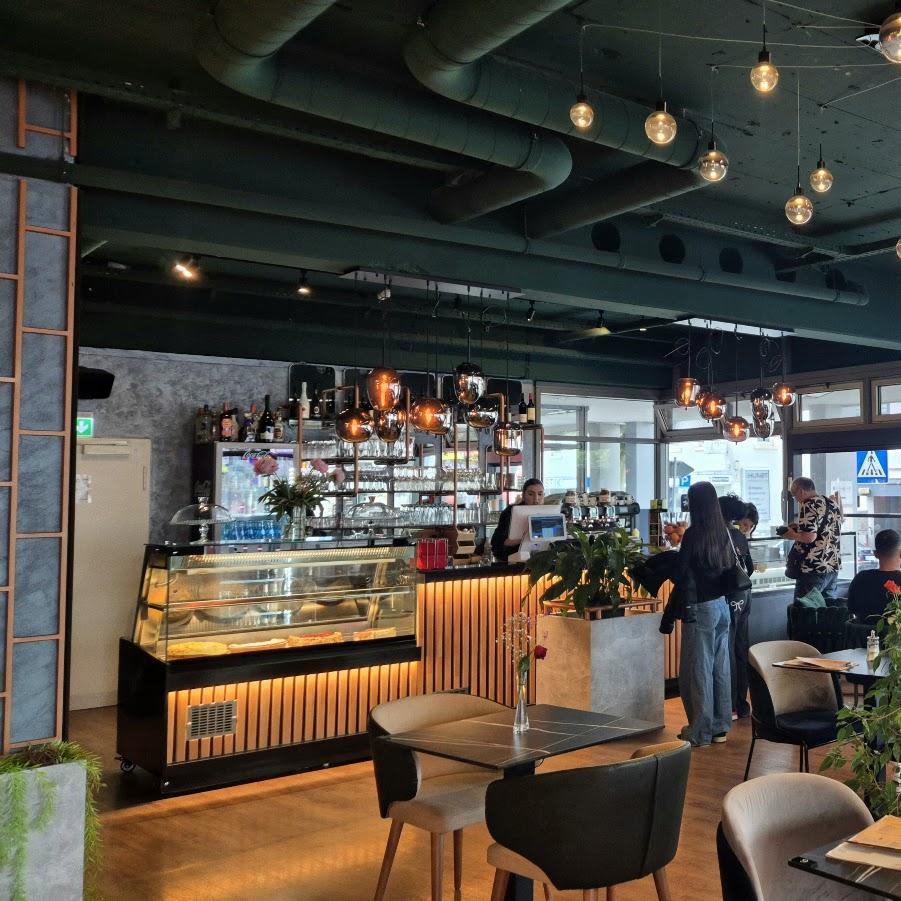 Restaurant "CAFÉ & MORE Am Marktplatz" in Sindelfingen