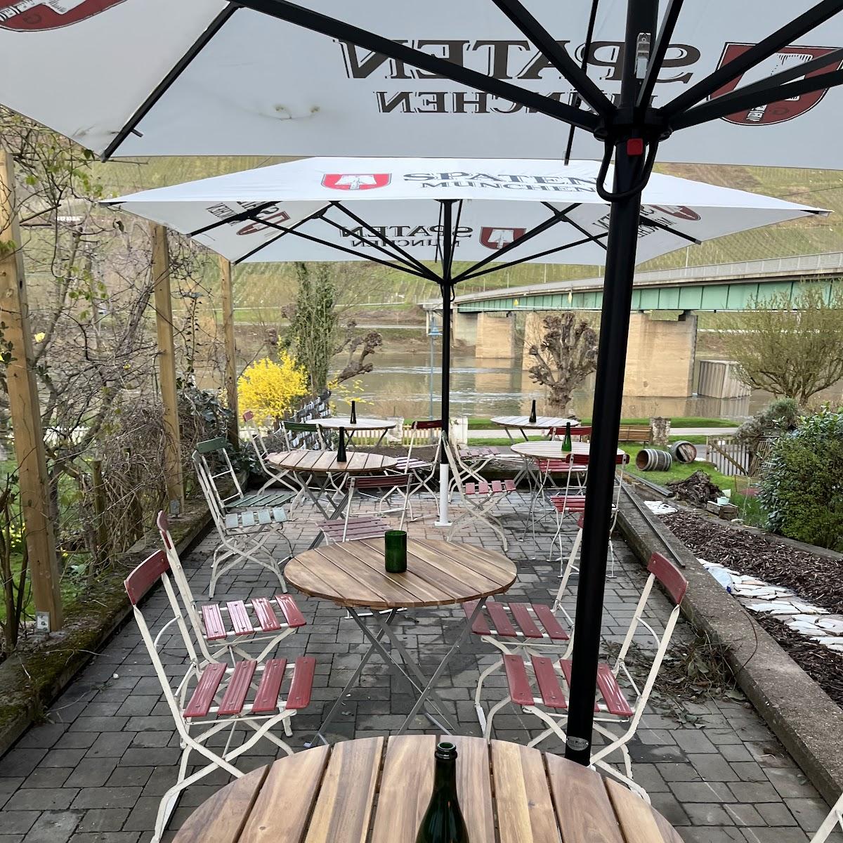 Restaurant "zum goldenen Dickbauch" in Reil