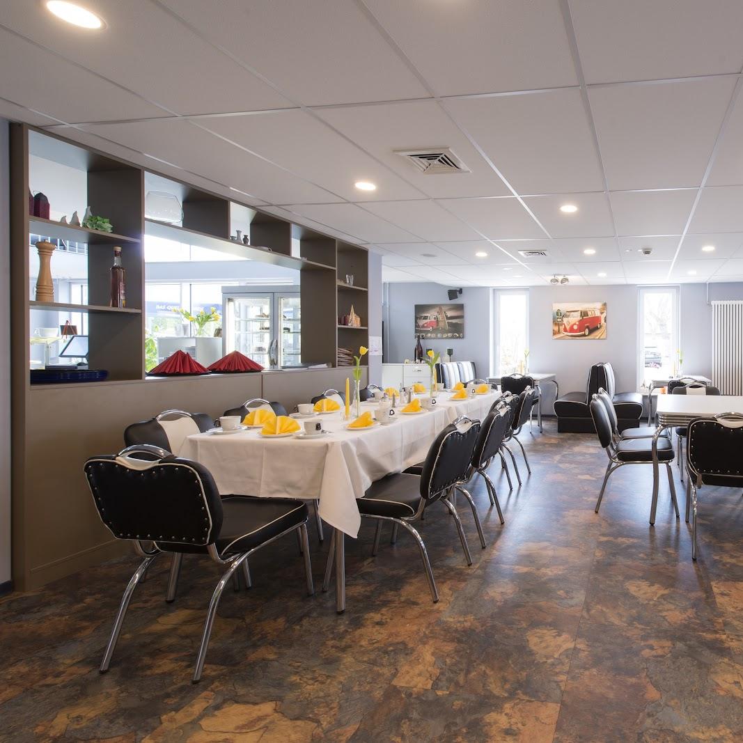 Restaurant "Café&mehr Halle - Pension|Frühstück|Essen|Feiern" in Halle (Saale)