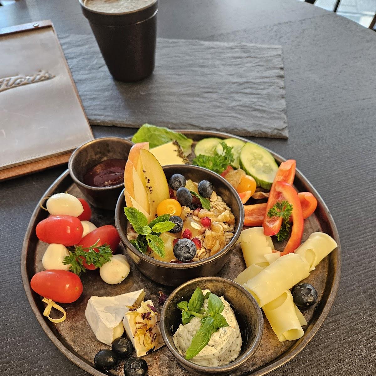 Restaurant "Floris Tee & Schmankerl" in Donauwörth