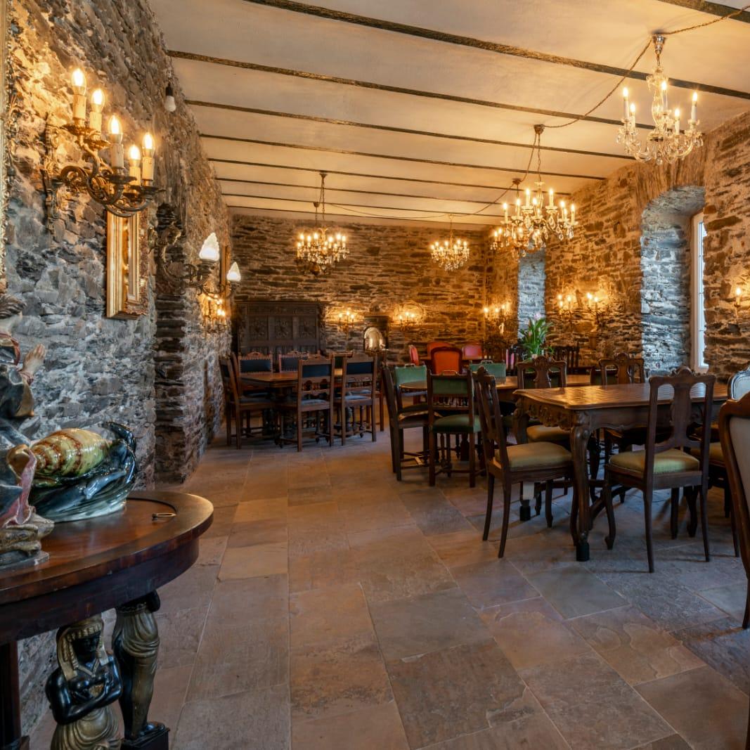 Restaurant "Historisches WEINHAUS der Ehrenburger Ritterschaft" in Brodenbach