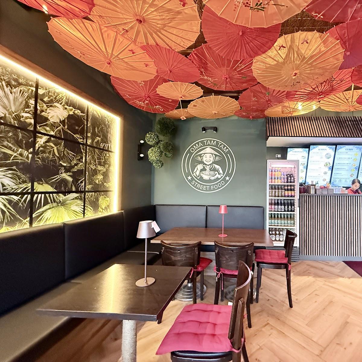 Restaurant "Oma Tam Tam" in Neuhaus am Inn